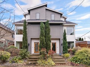 3916 N Gantenbein Ave, Portland, OR 97227