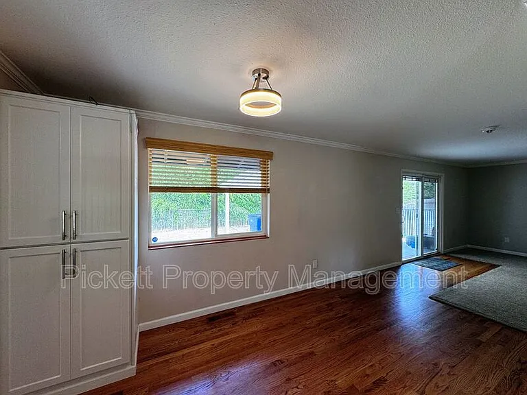 2270 Madrona Dr SE — Photo 5