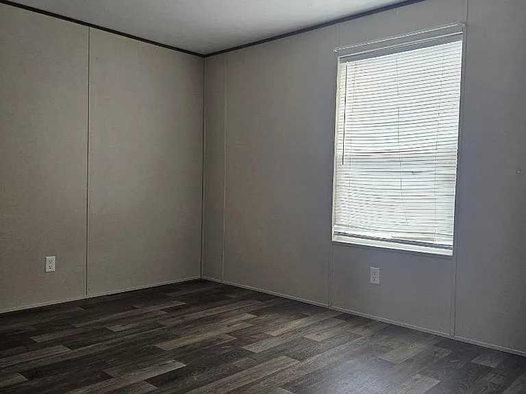 12183 N FM 730 — Photo 4
