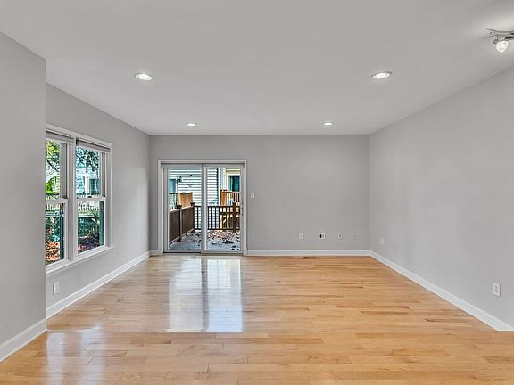 3rd image of 6146 Brook Dr #4