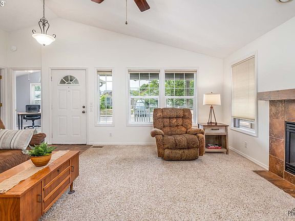 3rd image of 1283 Montecello Dr