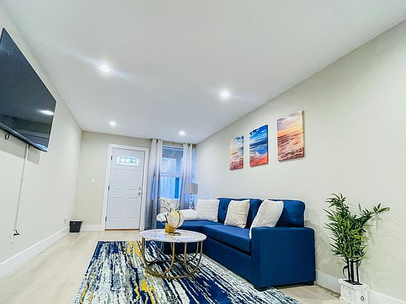 5th image of 1537 Revere Ave #1537B