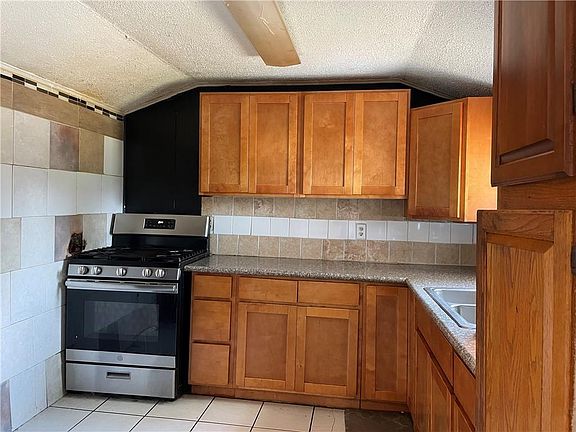 4th image of 1018 Minden Ave