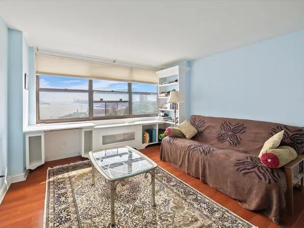 7002 Blvd East image 19 of 22