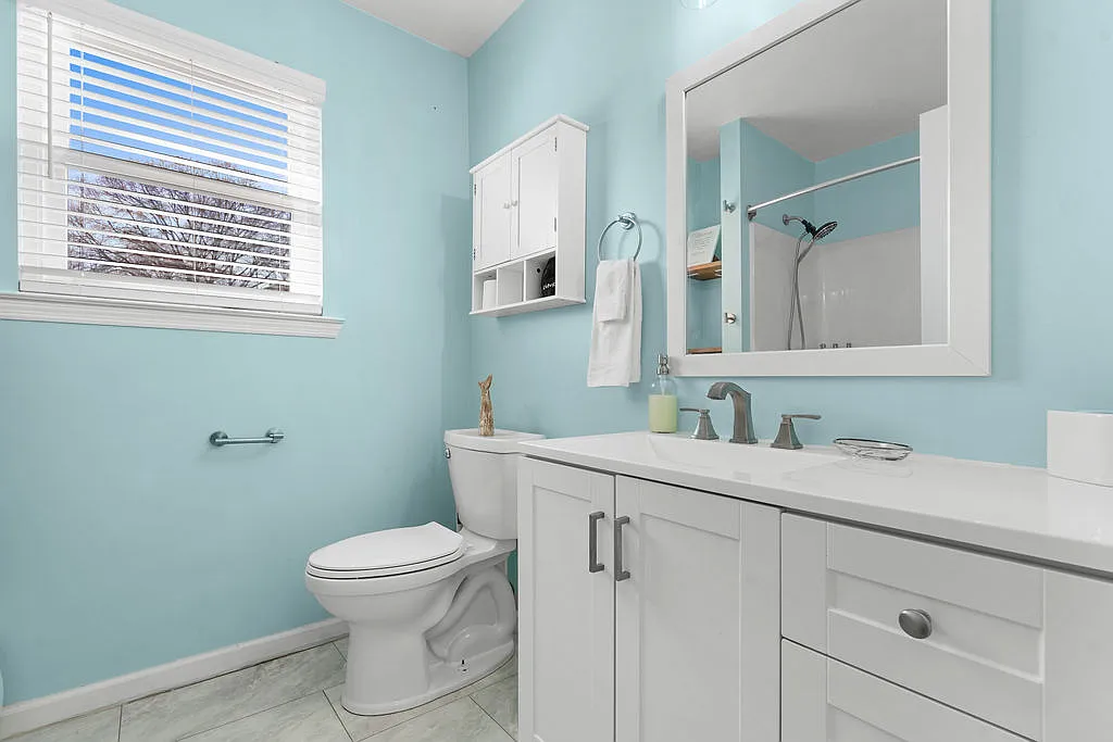 3 bed, 1215 sqft, $2,250 — Photo 2