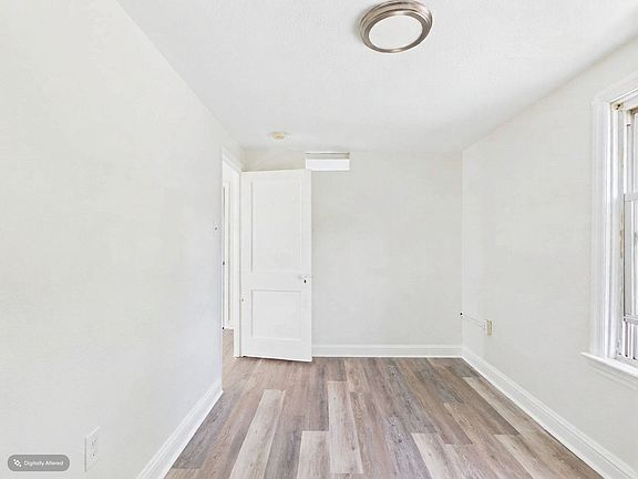 4th image of 183 S Highland Ave