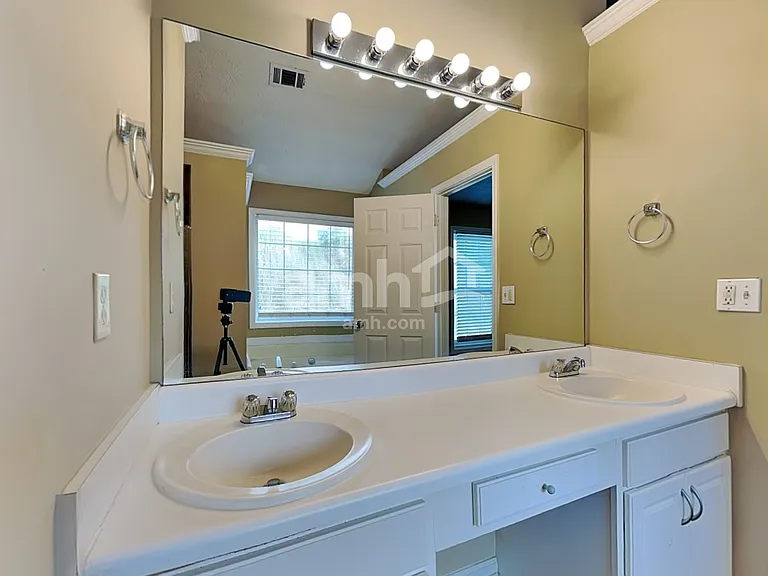 1545 Maple Pointe Ct — Photo 12