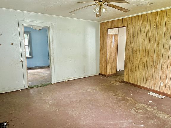 5th image of 8 Dixie Dr