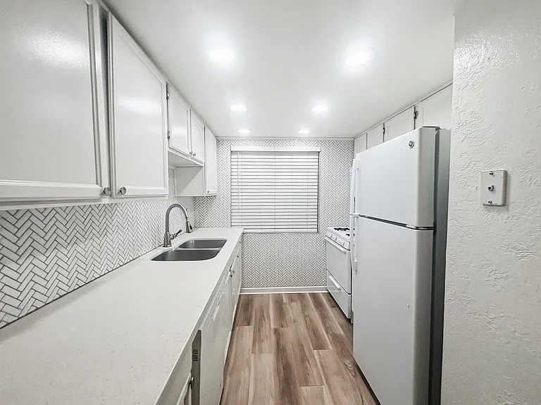 2417 E Campbell Ave #9B — Photo 4