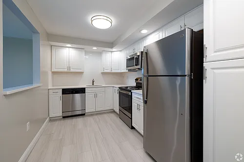 1 Stonehill Dr #5 Photo 1