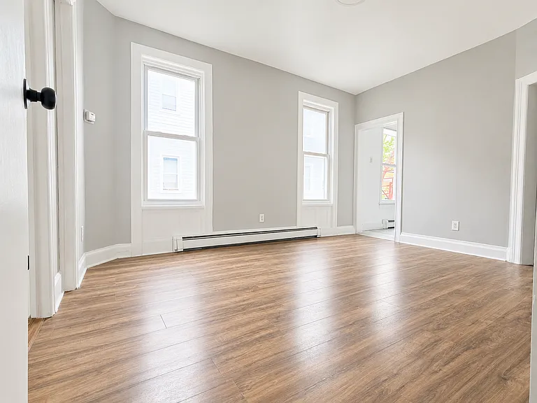 152 Chadwick Ave #2 — Photo 2