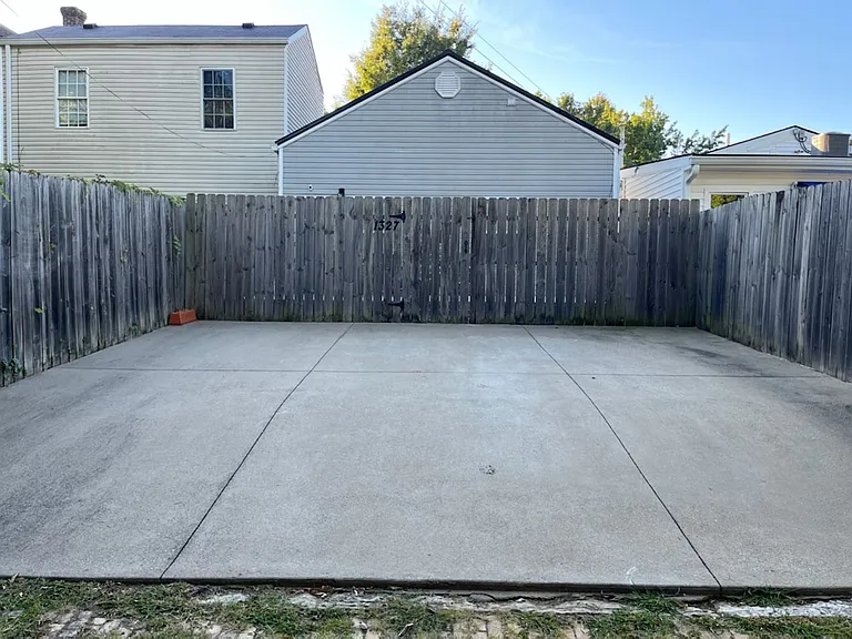 1327 Christy Ave — Photo 18
