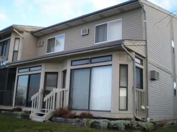 6432 N Harris Harbor Dr, Oak Harbor, OH 43449