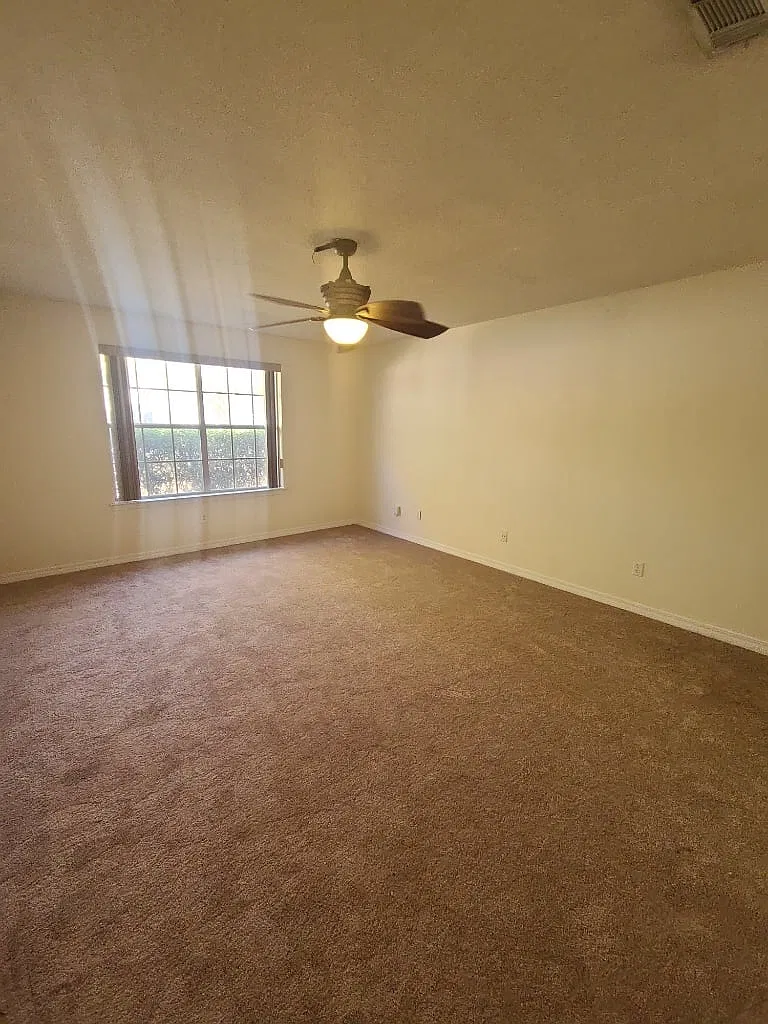 2703 Beacon Court — Photo 2