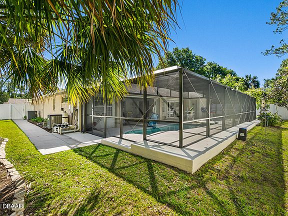 5th image of 63 Palm Ln