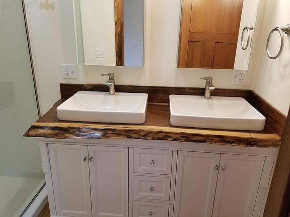 Double Vanity on Blk Walnut