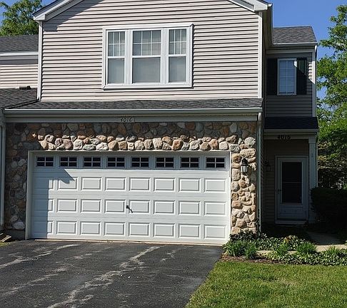 4th image of 4016 Blackstone Dr