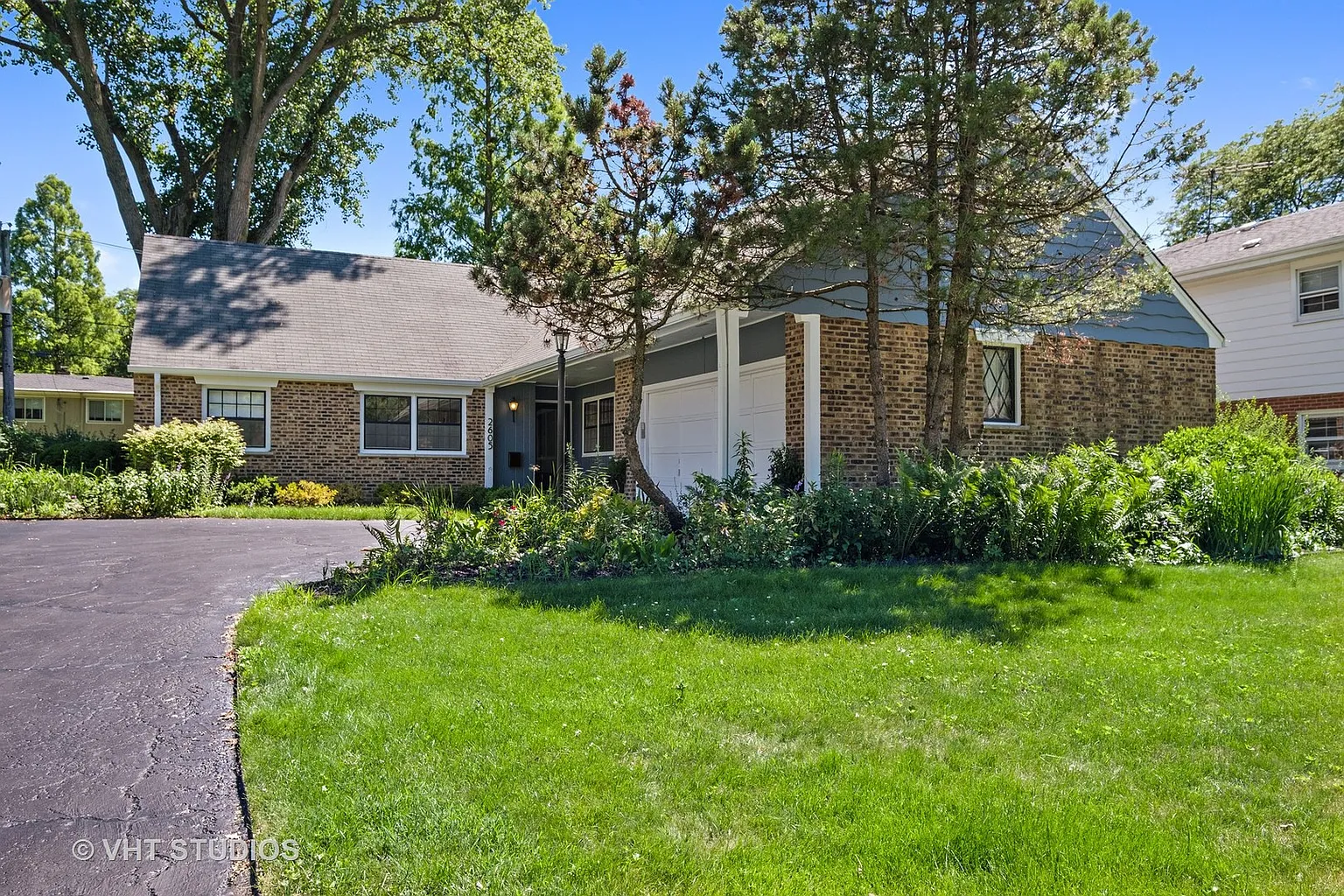 2605 Greenleaf Ave photo 1