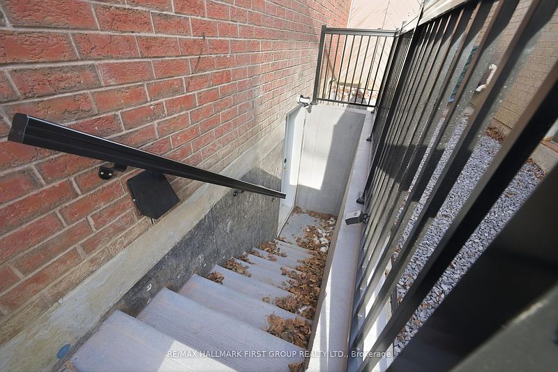 Ajax House for rent - 1 Bedroom — photo 4