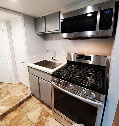4th image of 483 Sturtevant Dr #533-1/4