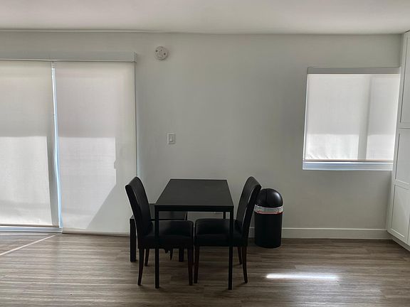 4th image of 1527 Granville Ave #4G