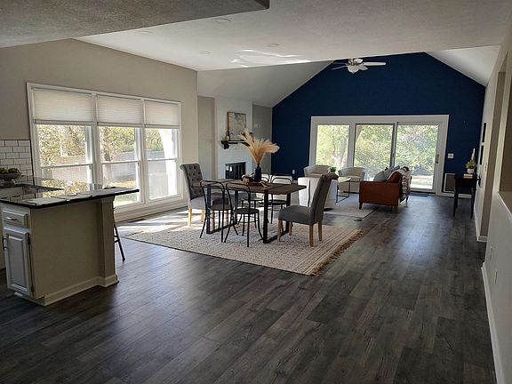 2nd image of 8920 E Peppertree Cir