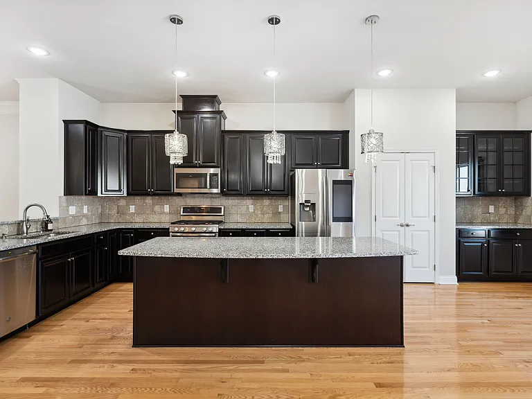 138 Seneca Pl — Photo 25