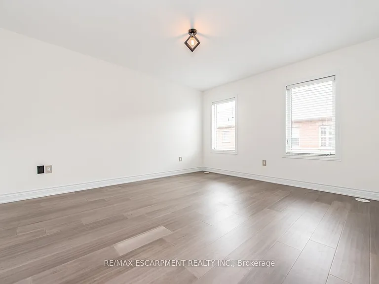 64 City Park Cir — Photo 31