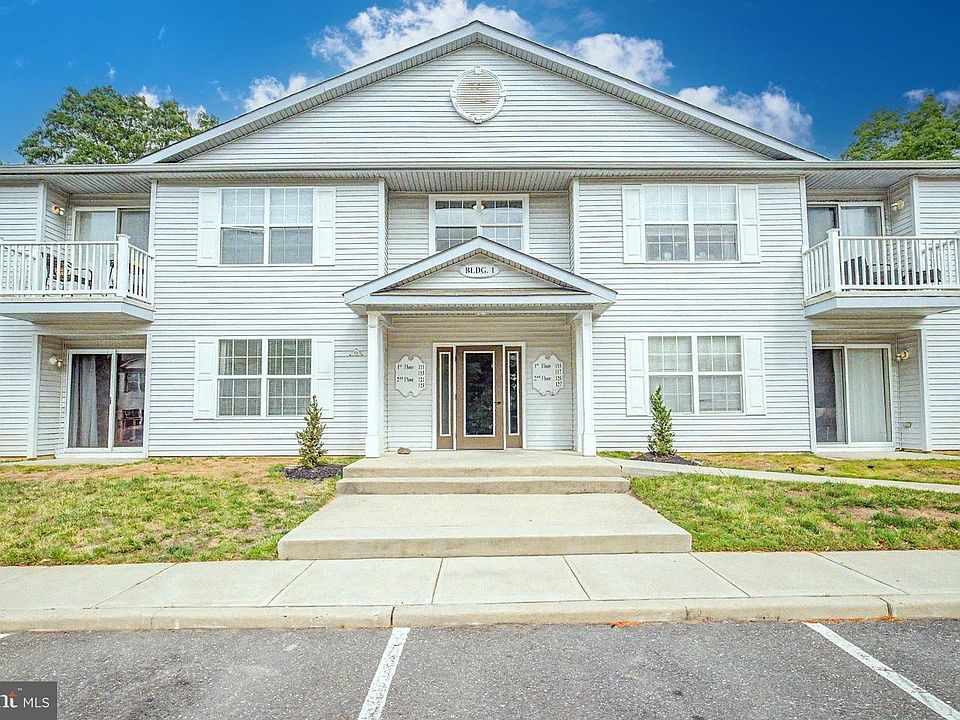 1st image of 111 Pine Valley Ct