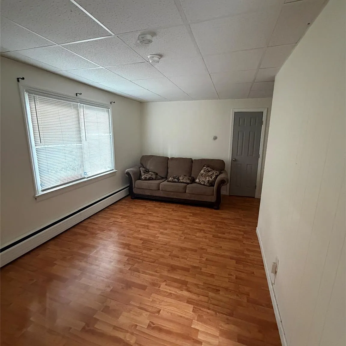 2 bed, 1.0 bath, 2802 sqft, $2,300 — Photo 4