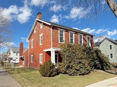 152 3rd St SW, New Philadelphia, OH, 44663