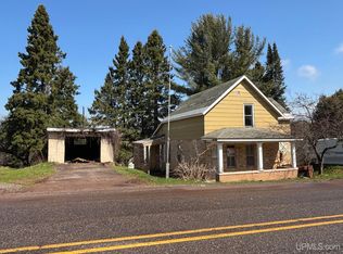162 Saginaw St, Ishpeming, MI 49849