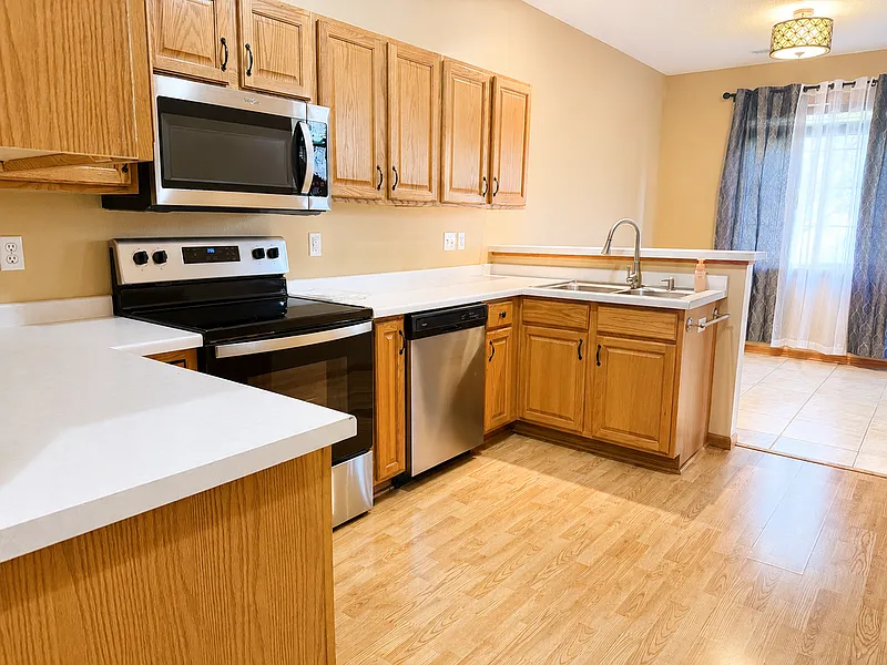 2 bed, 2.0 bath, 1298 sqft, $1,800 — Photo 4