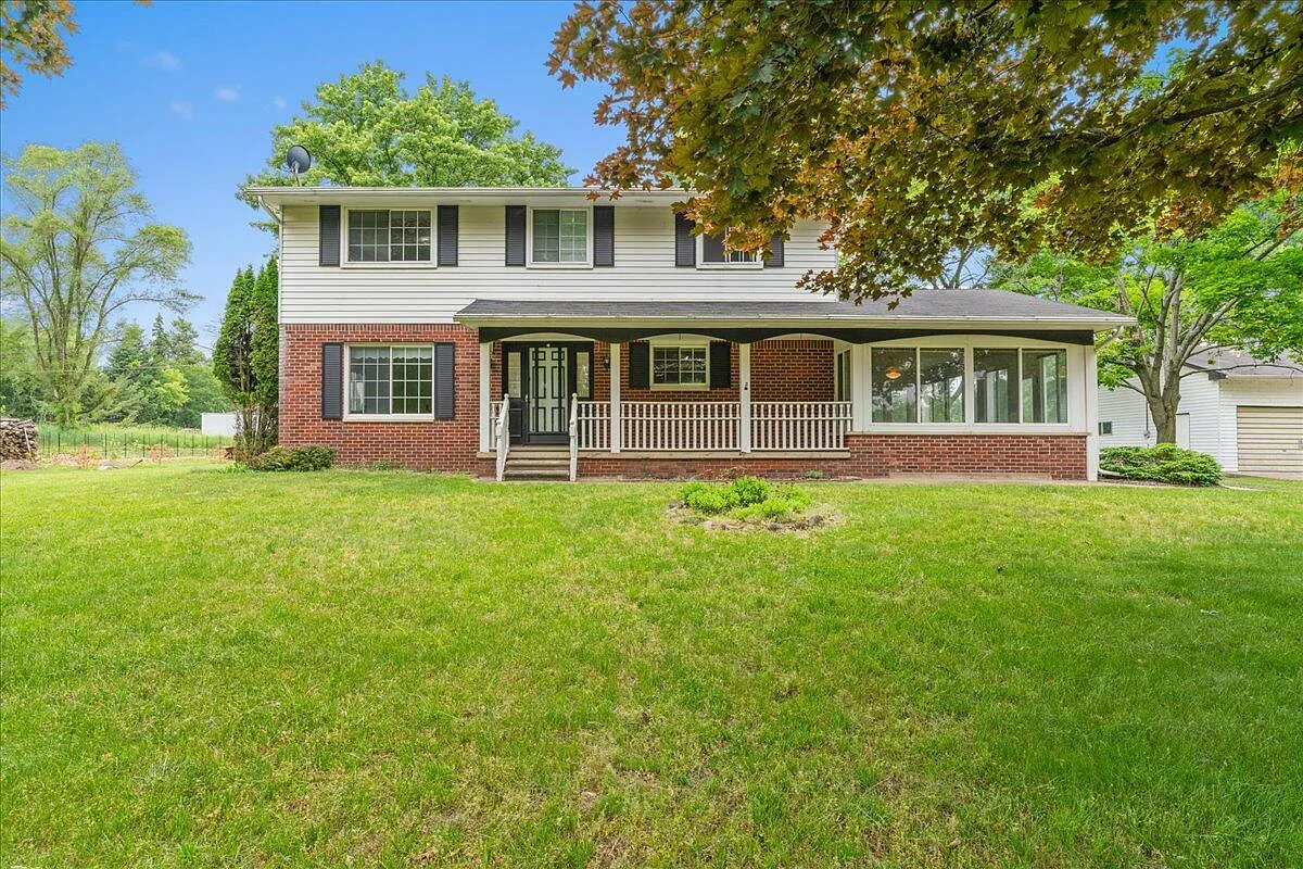 360 Wood Creek Dr photo 1