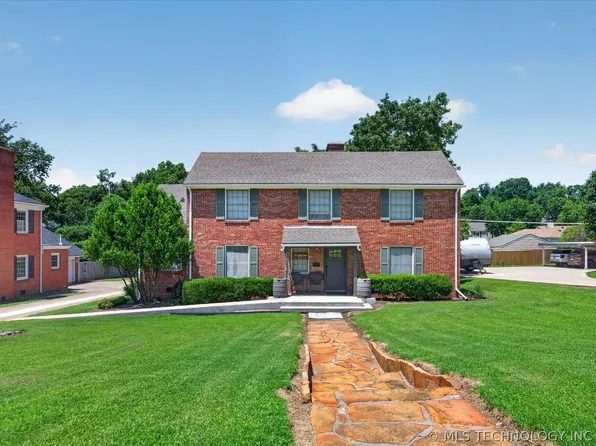 1525 Hillcrest Dr, Bartlesville, OK 74003
