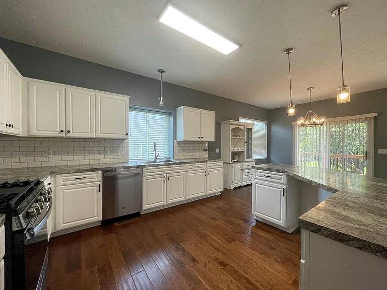 1007 Timberline Dr — Photo 4