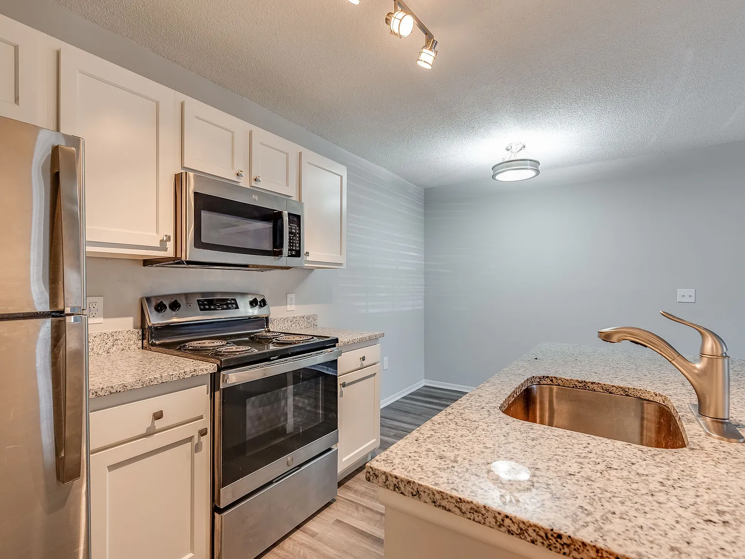 Pierpont Apartments — Photo 4