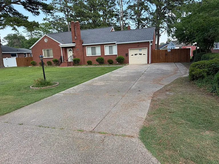 409 Kemp Ln — Photo 2