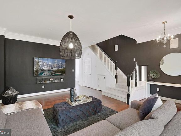5th image of 534 Bright Meadow Dr