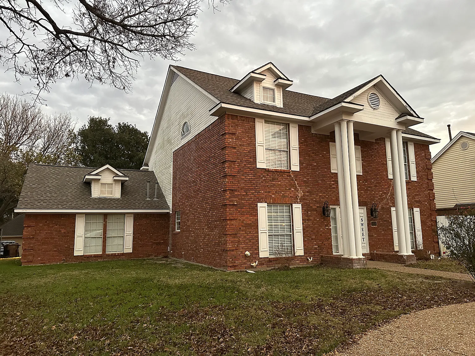 April Way Cir, Plano — Photo 1