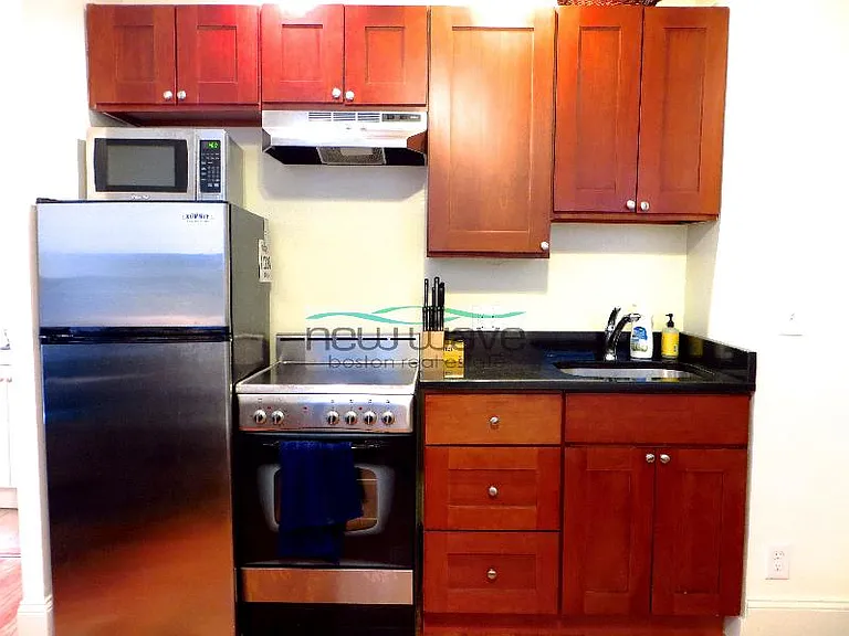 24 Joy St #2 — Photo 4
