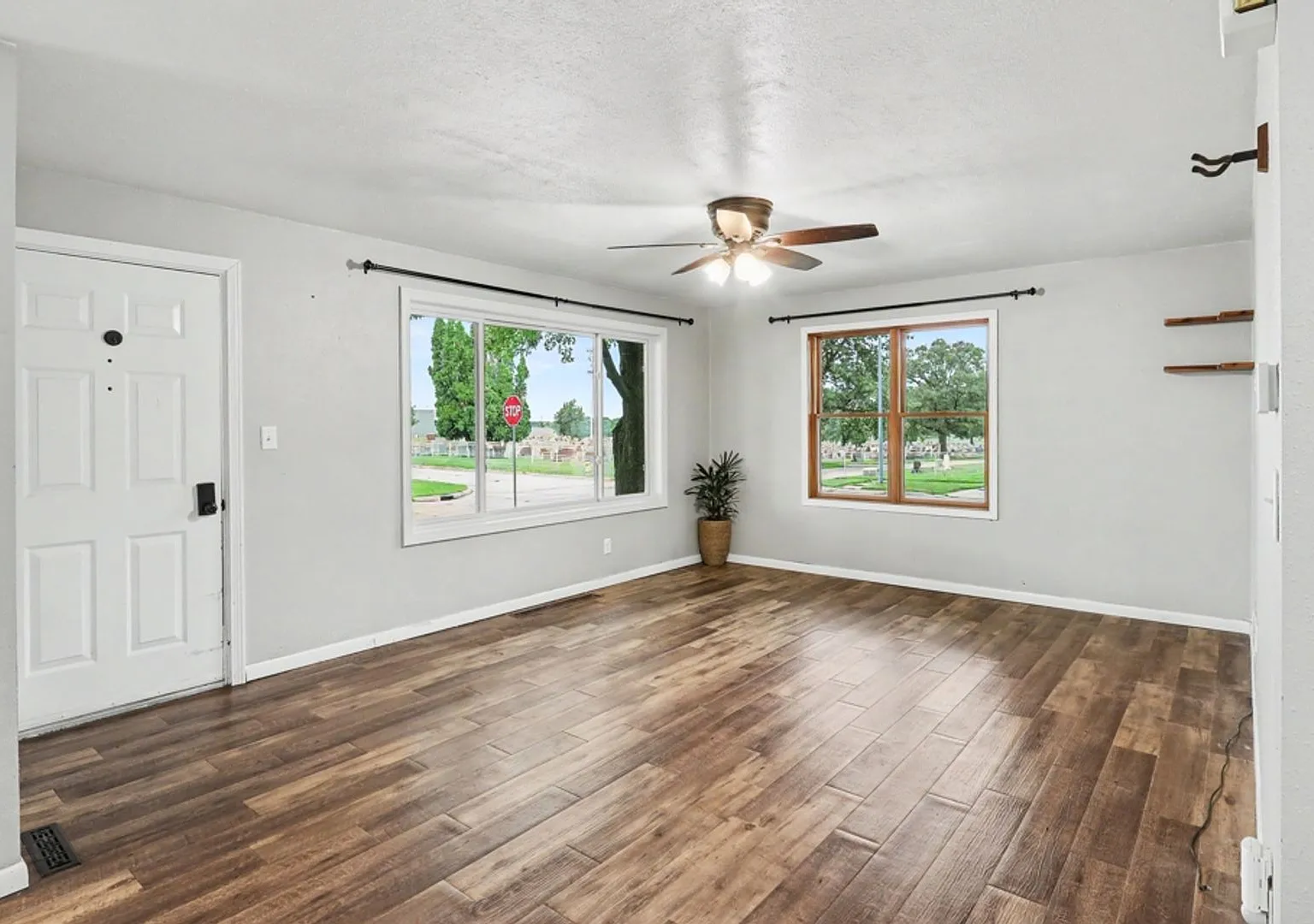 Rent: $1300; 2 beds — Photo 2