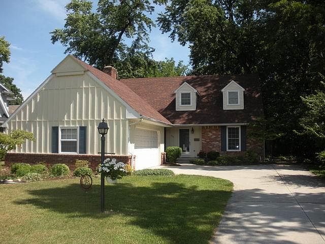 1st image of 404 Forest Dr