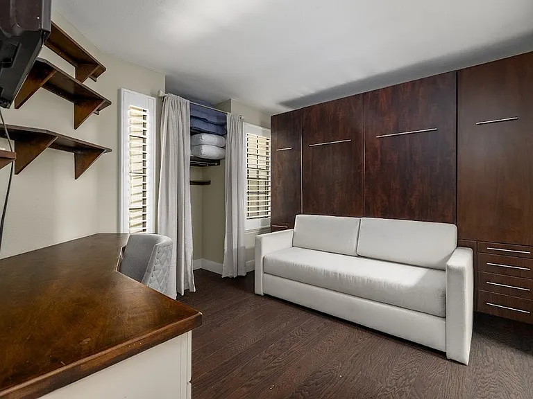 2215 Linwood St #C5 — Photo 16