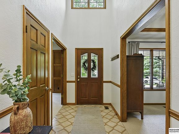 5th image of 16111 Ontario Cir