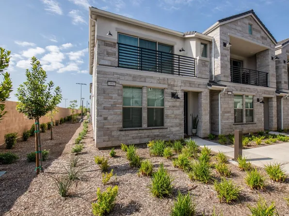 10960 N Honeysuckle Dr, Fresno, CA 93730