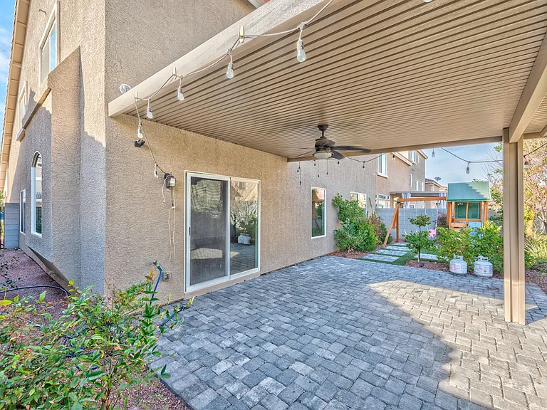 10616 Aphrodite St — Photo 17
