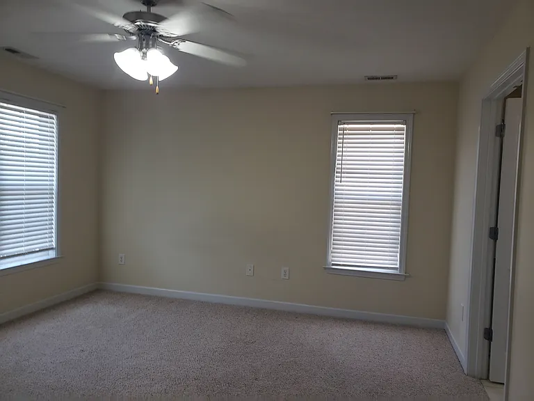 1800 Balmoral Dr — Photo 9