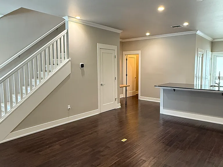 515 G St #124 — Photo 7