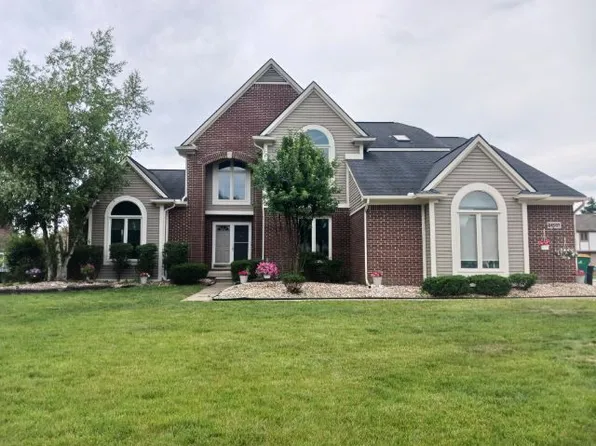 21587 Manchester Ct, Farmington Hills, MI 48335